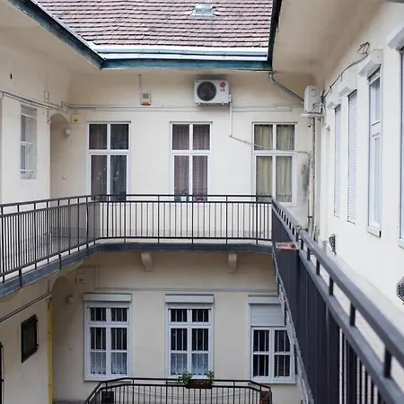 Ben Apartment *
